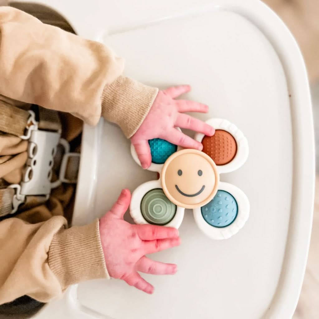 Itzy Pop & WhirlTM Fidget Spinner Travel & Bath Toy - Image 6