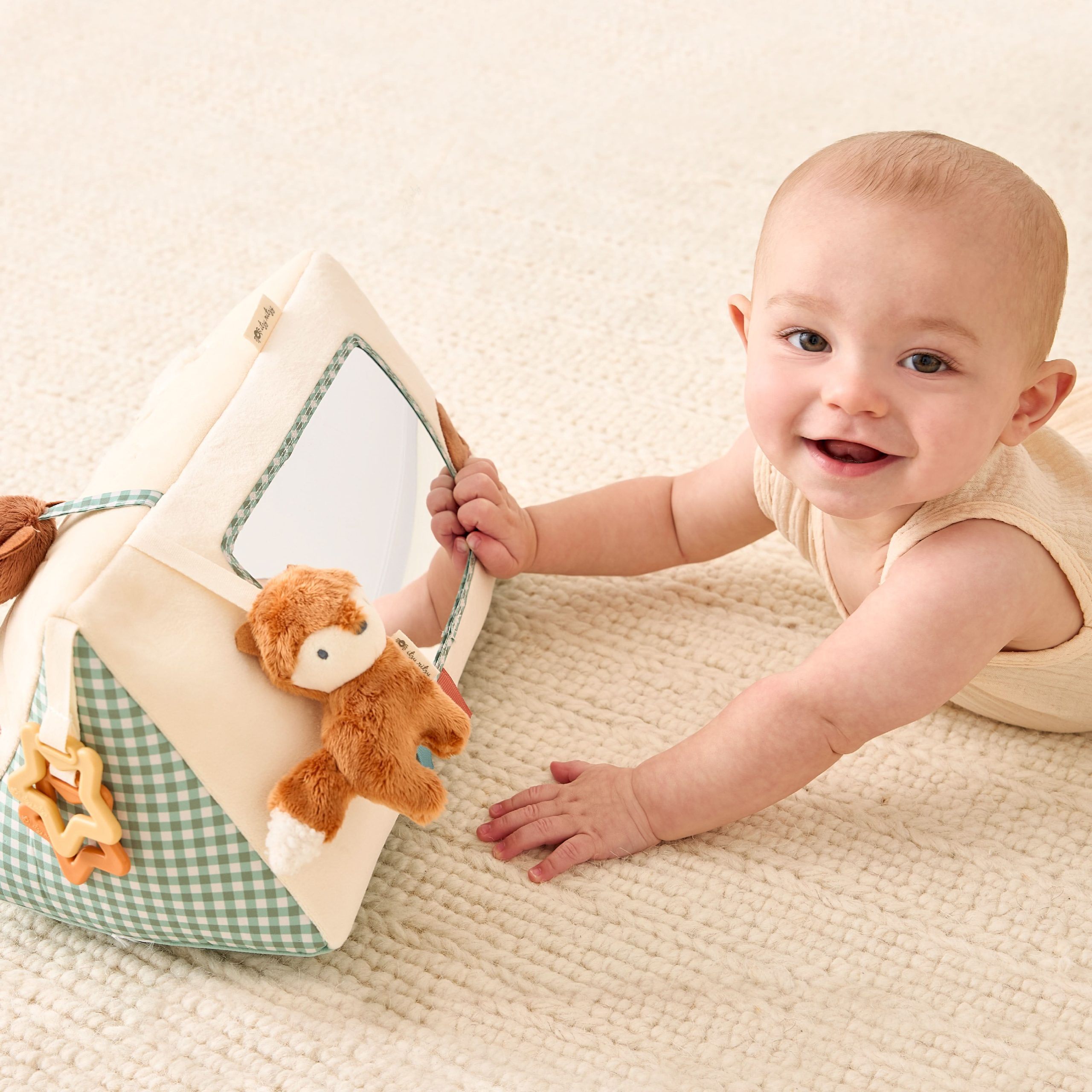 Babylist x ItzyTM Tummy Time Mirror - Image 6