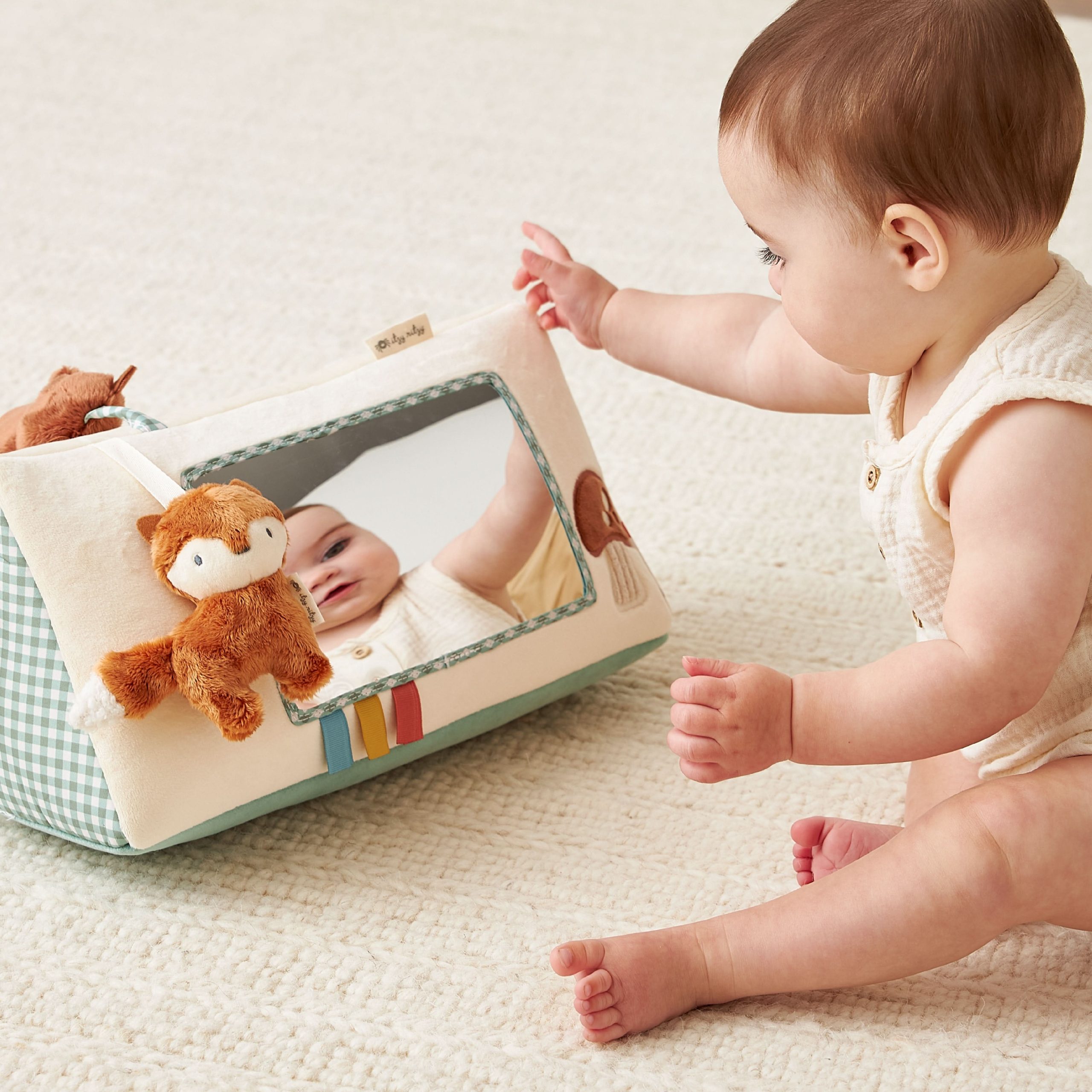 Babylist x ItzyTM Tummy Time Mirror - Image 11