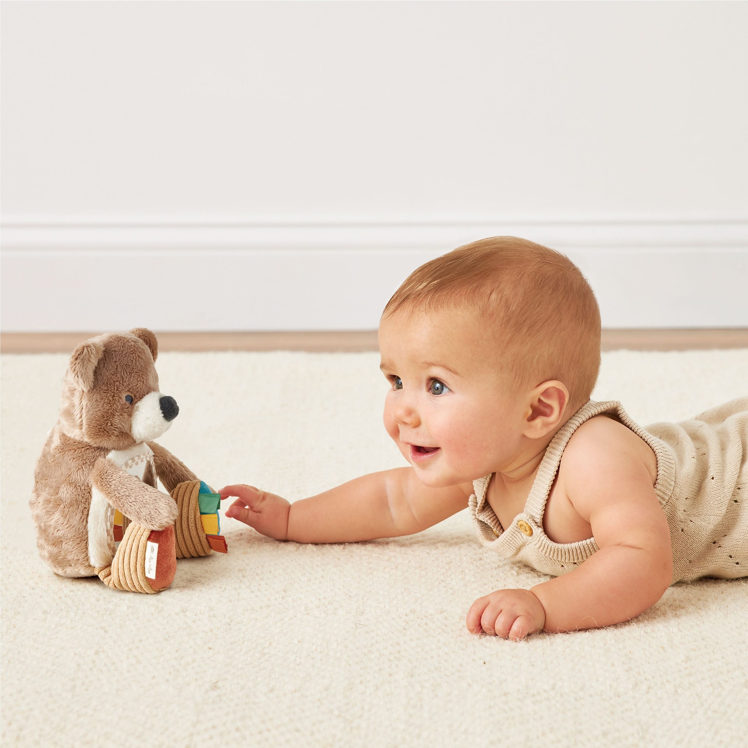 Itzy Bitzy MirrorTM Sensory Tummy Time Mirror - Image 21