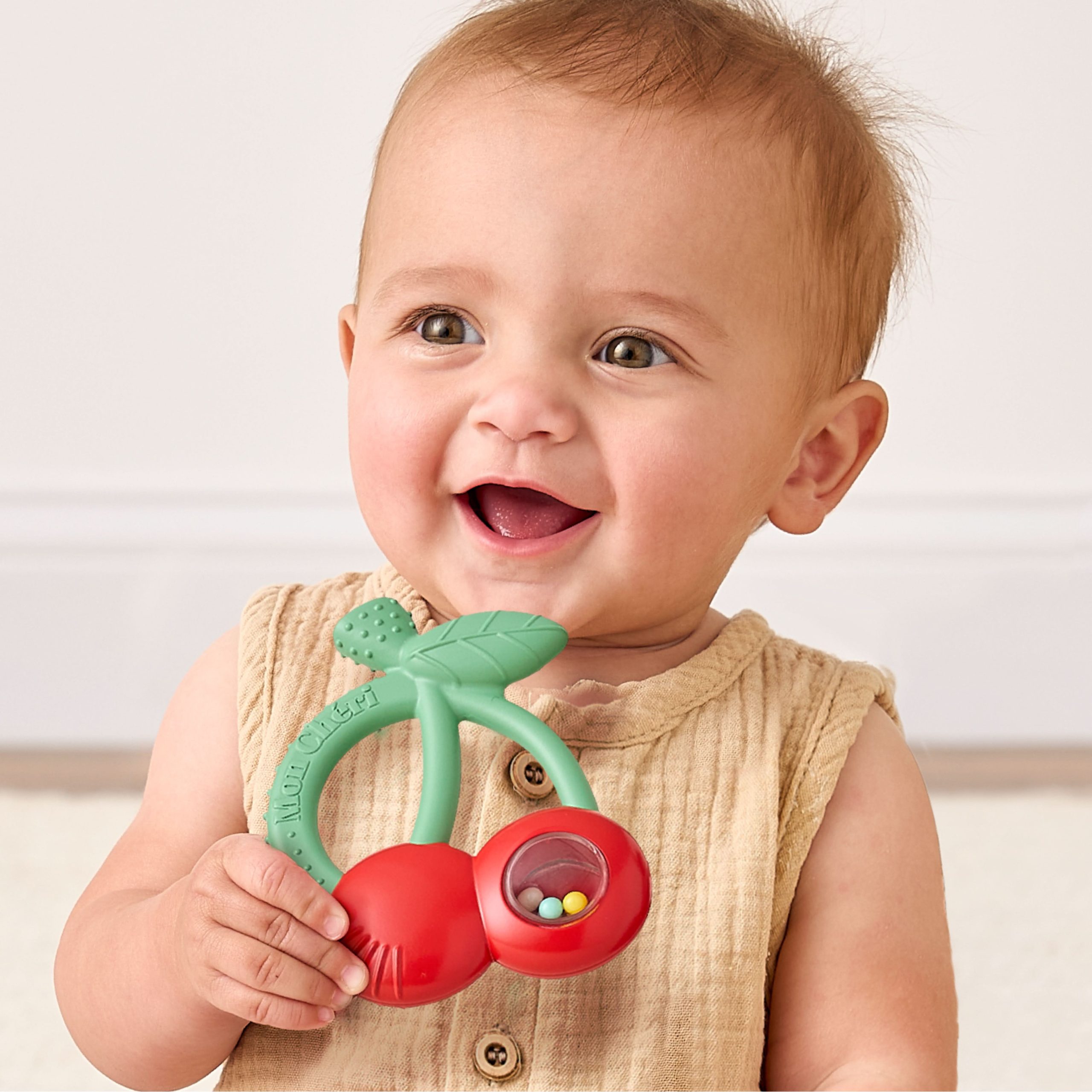 Bitzy ShakeTM Rattle and Teether - Image 15