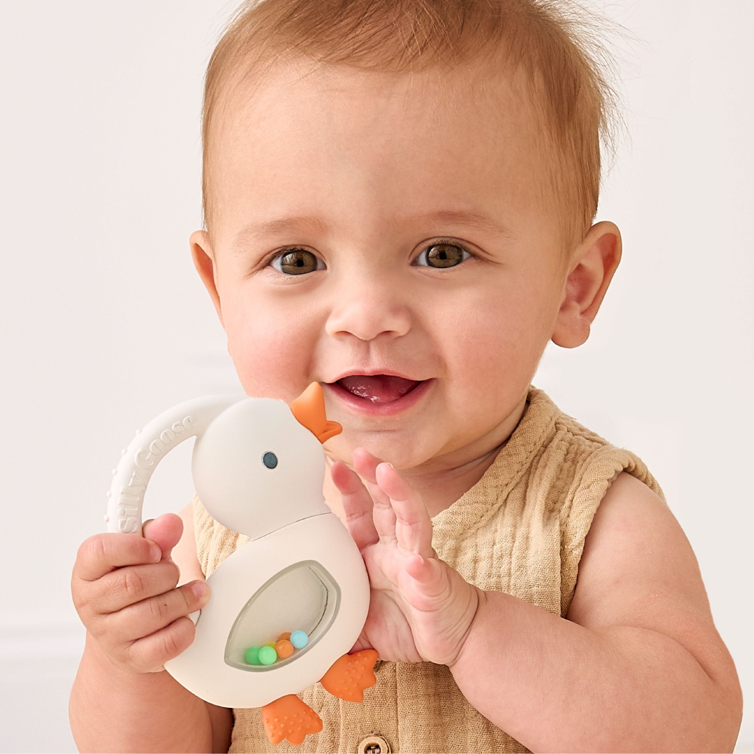 Bitzy ShakeTM Rattle and Teether - Image 2