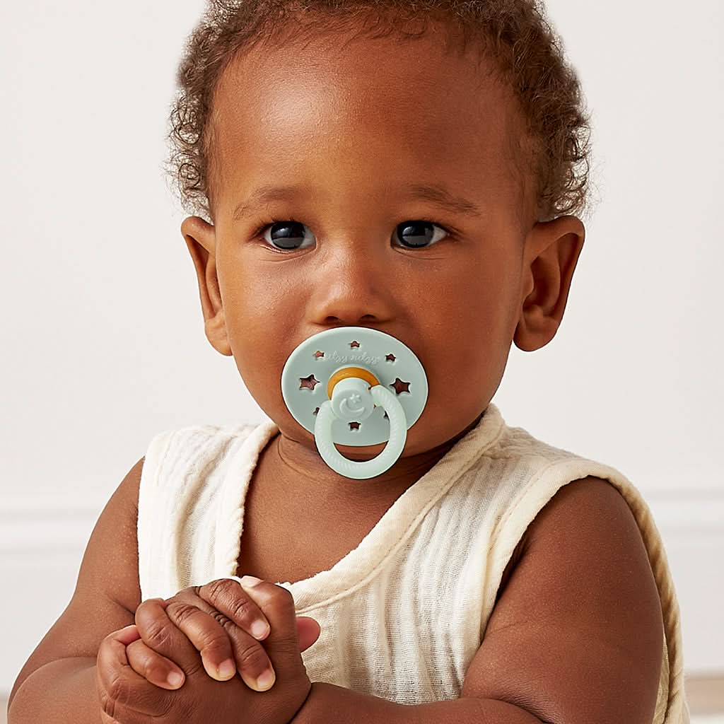 Itzy SootherTM Glow in the Dark Natural Rubber Pacifier – 0-6M - Image 3