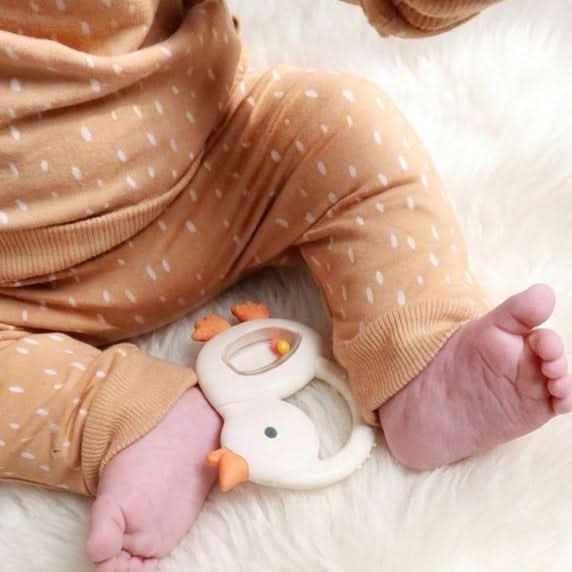Bitzy ShakeTM Rattle and Teether - Image 9
