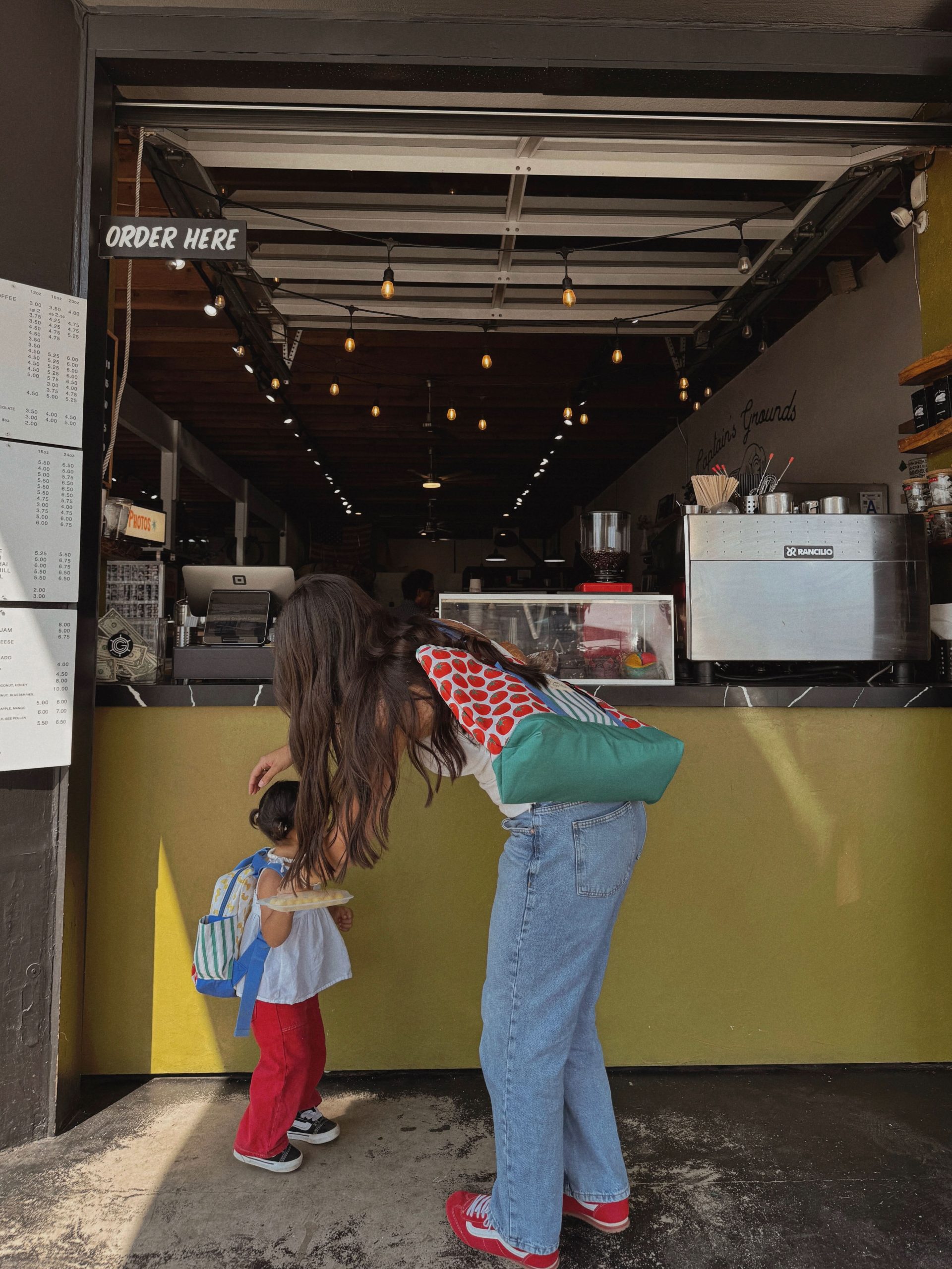 Itzy ExplorerTM Canvas Mom Tote - Image 25